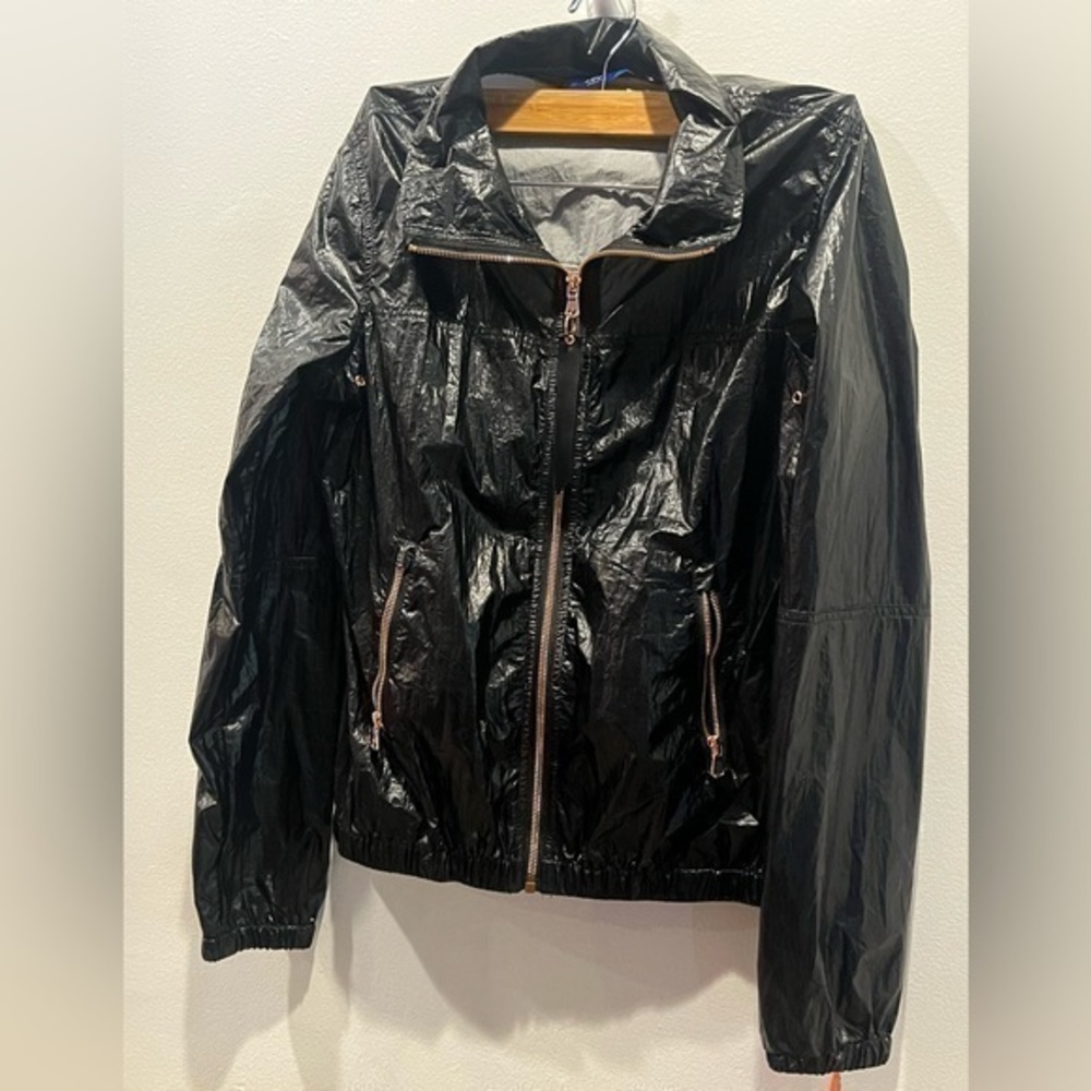 NWT AQUA ATHLETICS BLACK WINDBREAKER SIZE:XS